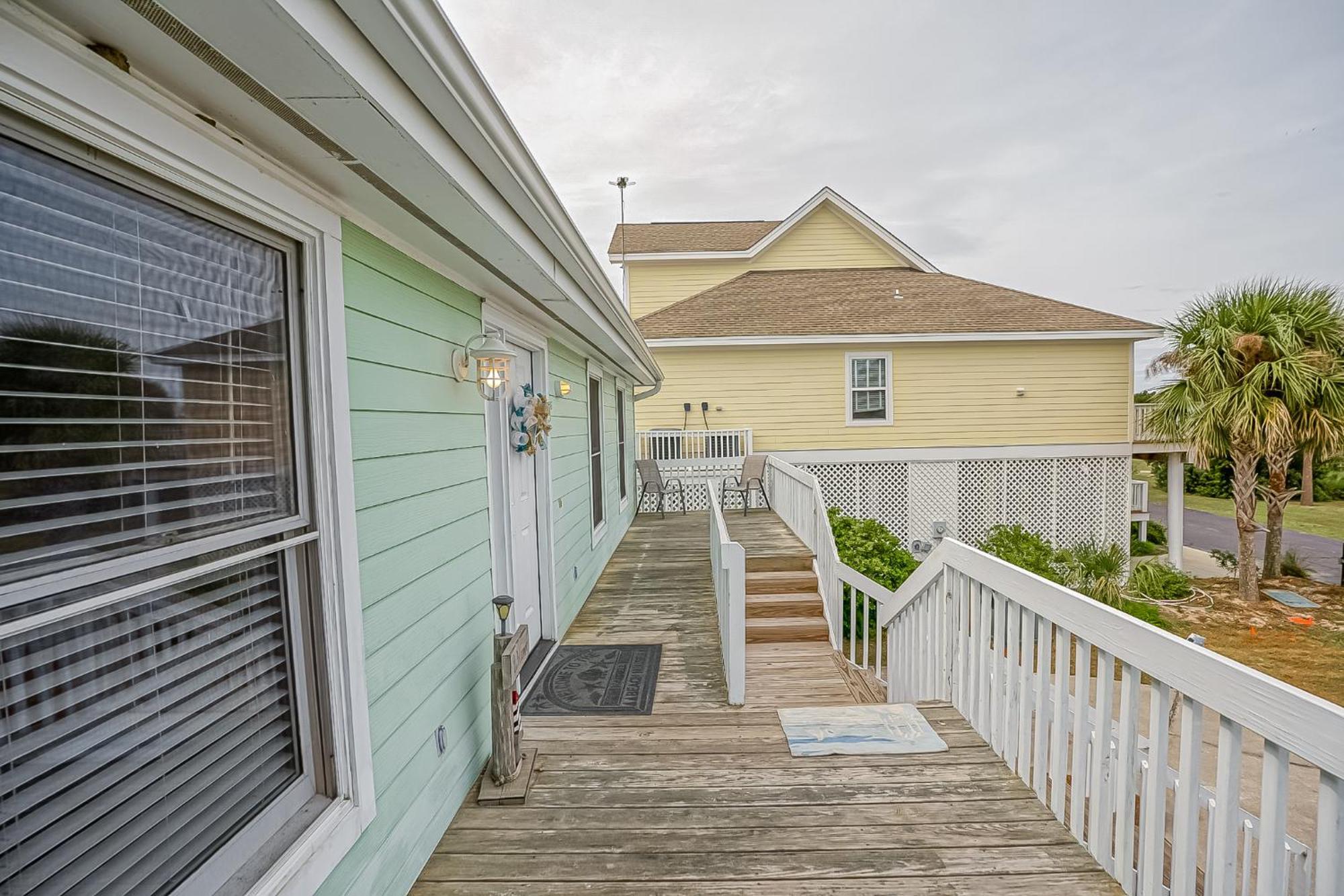 Four-Bedroom House With Great View! Pool Across The Street! Hunting Island Pass! Harbor Island Exteriör bild